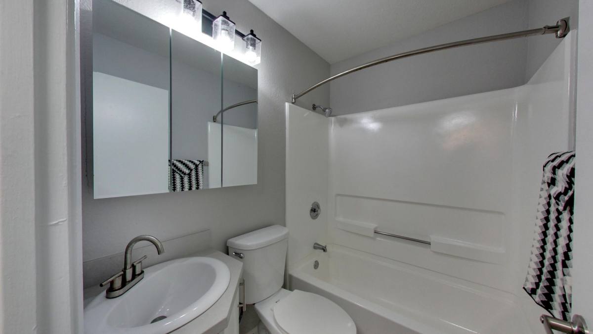 Apartment for rent at 900 143rd Ave, San Leandro, CA 94578