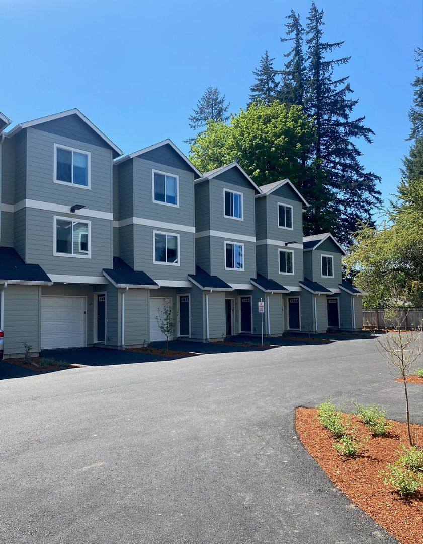 Apartment for rent at 277 Deadmond Ferry Rd, Springfield, OR 97477