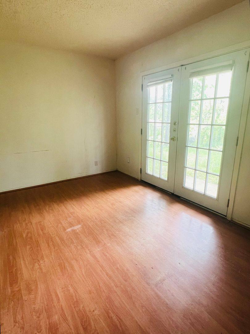 House for rent at 421 Arthur Dr, Hurst, TX 76053