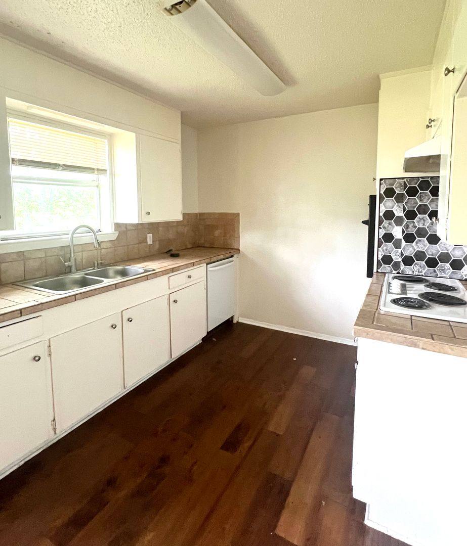 House for rent at 421 Arthur Dr, Hurst, TX 76053
