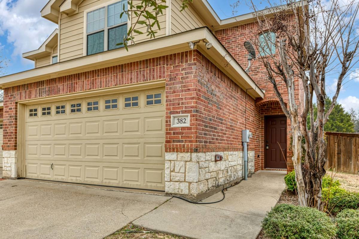 Townhouse for rent at 382 Armstrong Lane, Lavon, TX 75166