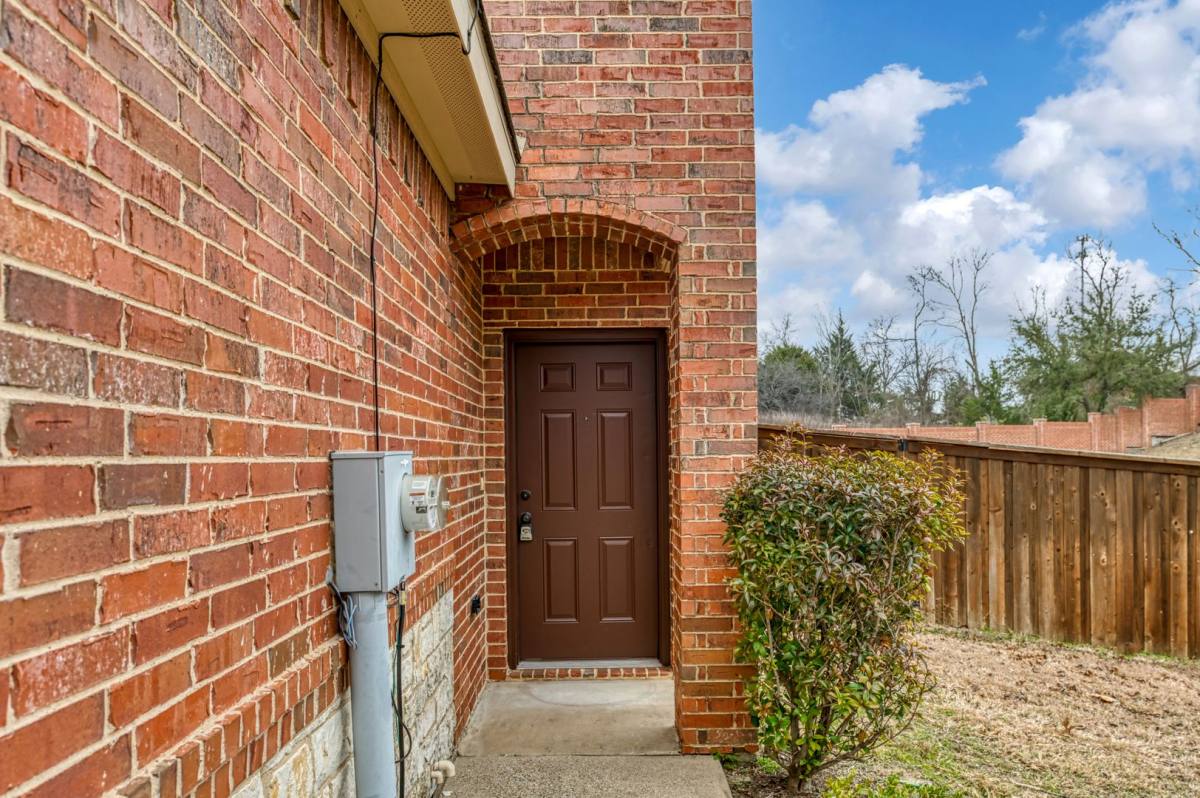 Townhouse for rent at 382 Armstrong Lane, Lavon, TX 75166