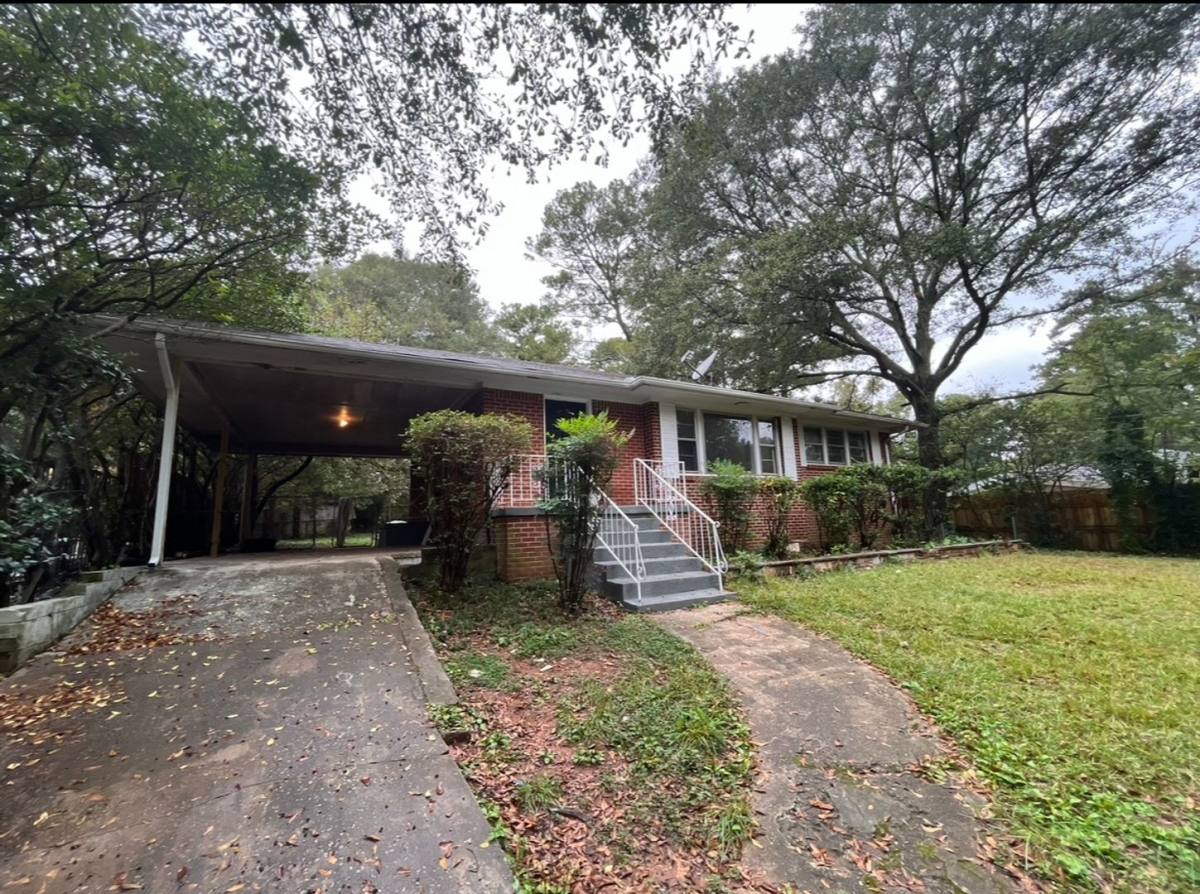 House for rent at 1381 Oakview Circle, Forest Park, GA 30297