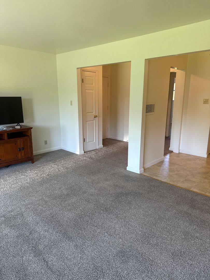 Apartment for rent at 314 N Cloverdale Blvd, Cloverdale, CA 95425