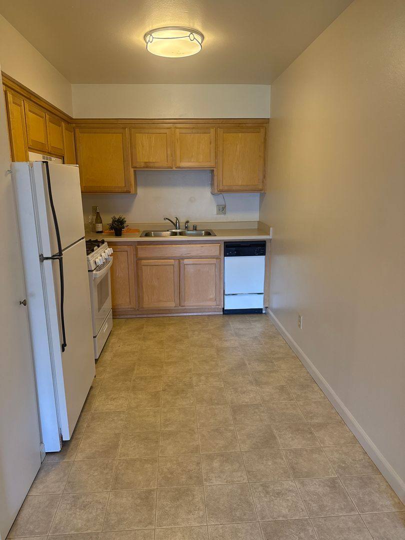 Apartment for rent at 314 N Cloverdale Blvd, Cloverdale, CA 95425