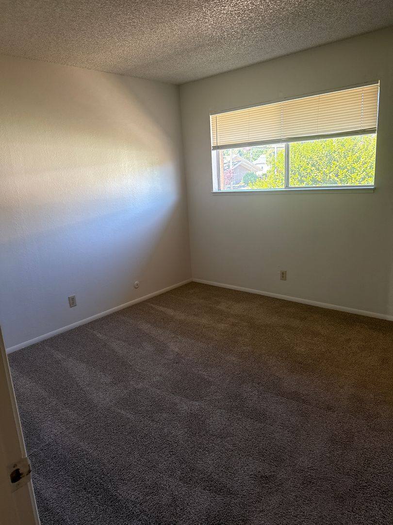 Apartment for rent at 314 N Cloverdale Blvd, Cloverdale, CA 95425