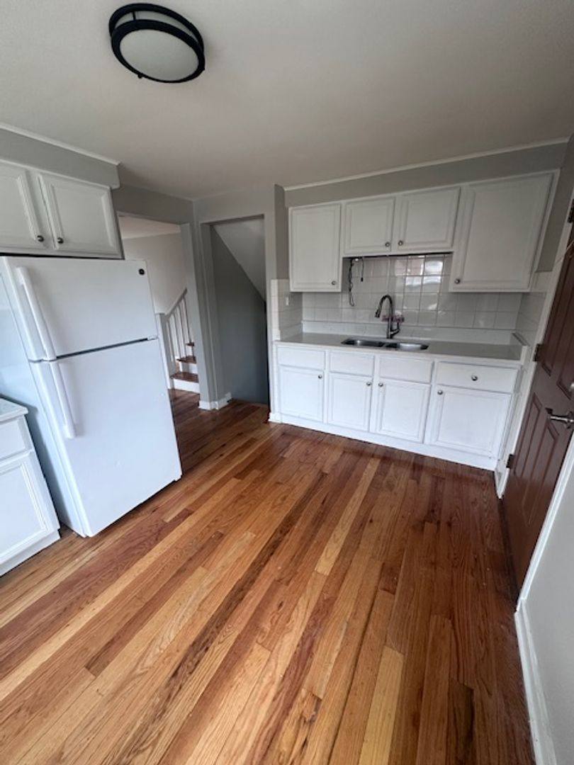 House for rent at 5120 W 64th St, Chicago, IL 60638