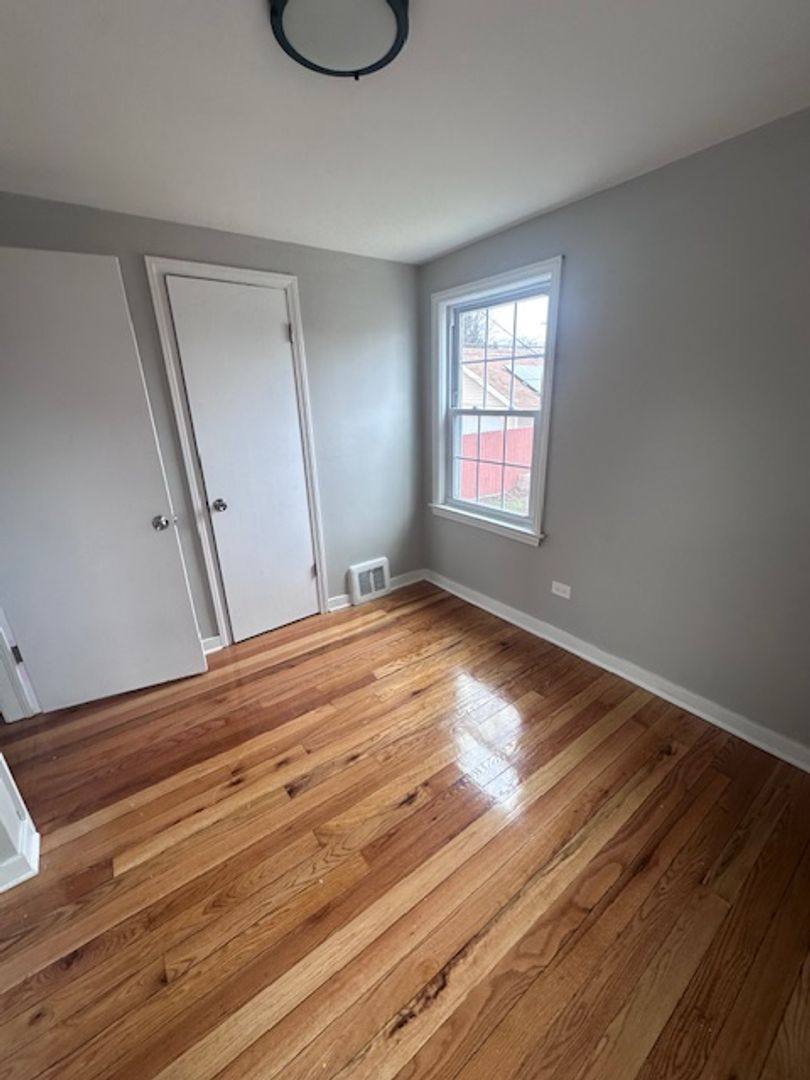House for rent at 5120 W 64th St, Chicago, IL 60638