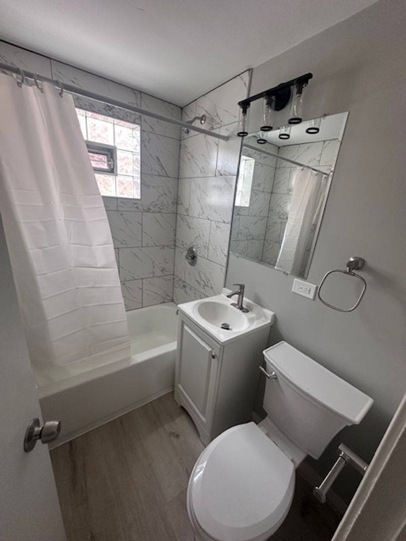 House for rent at 5120 W 64th St, Chicago, IL 60638