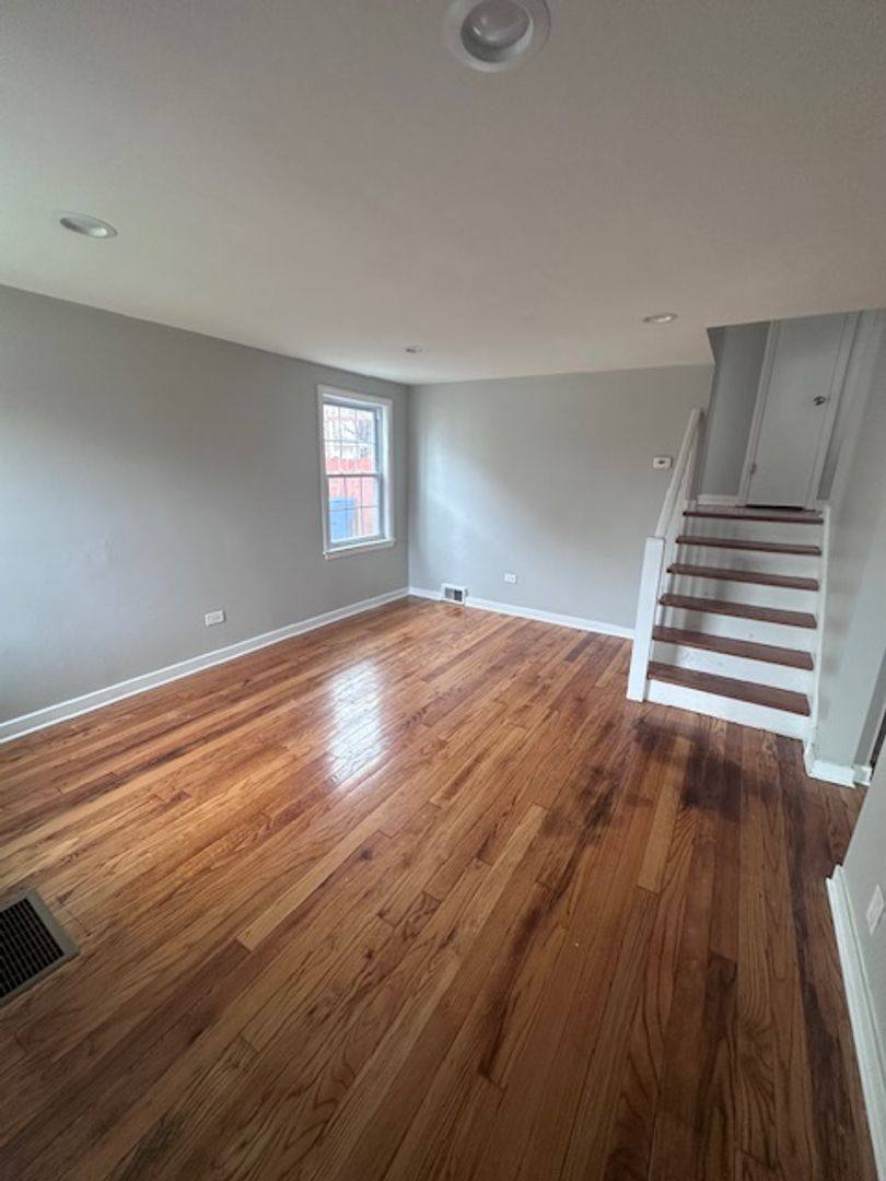 House for rent at 5120 W 64th St, Chicago, IL 60638