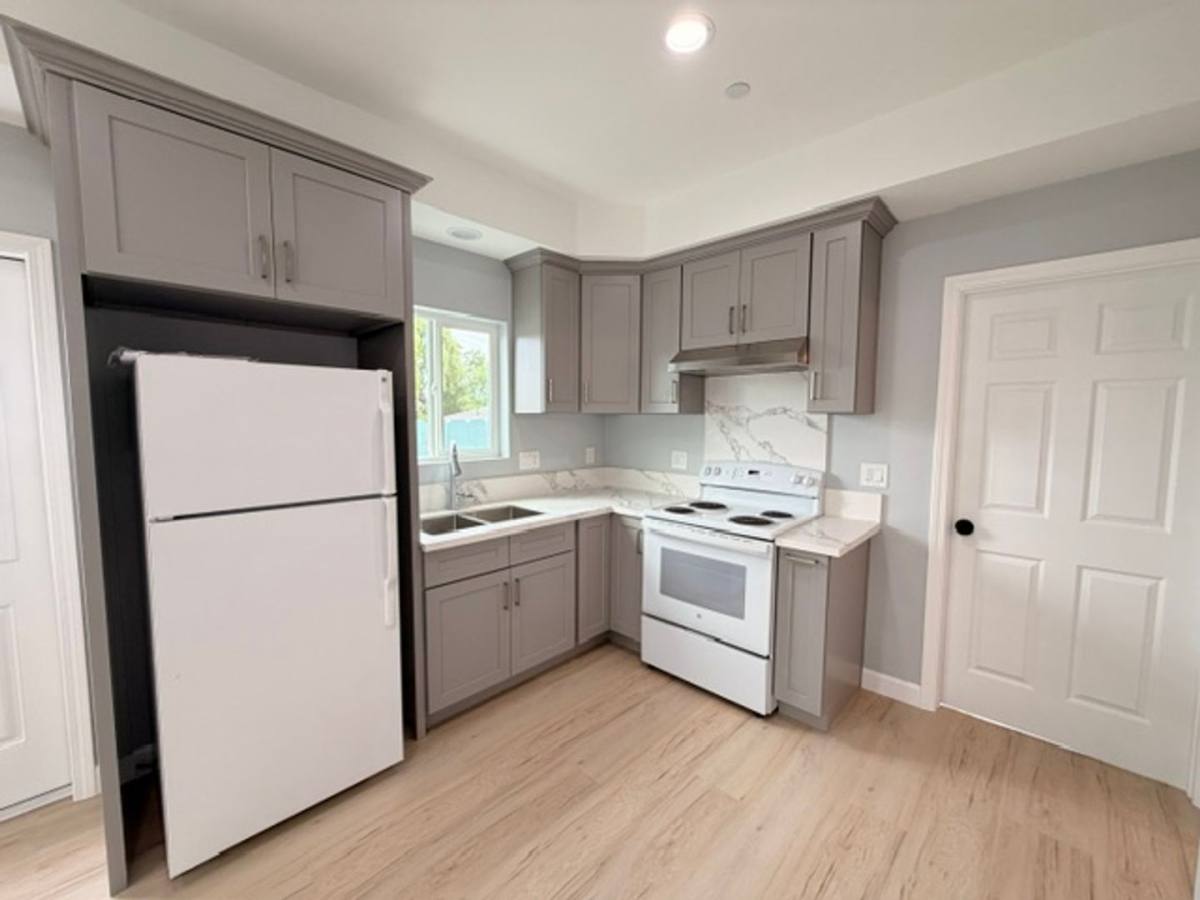 Apartment for rent at 5256-5260 Groveland Dr, San Diego, CA 92114
