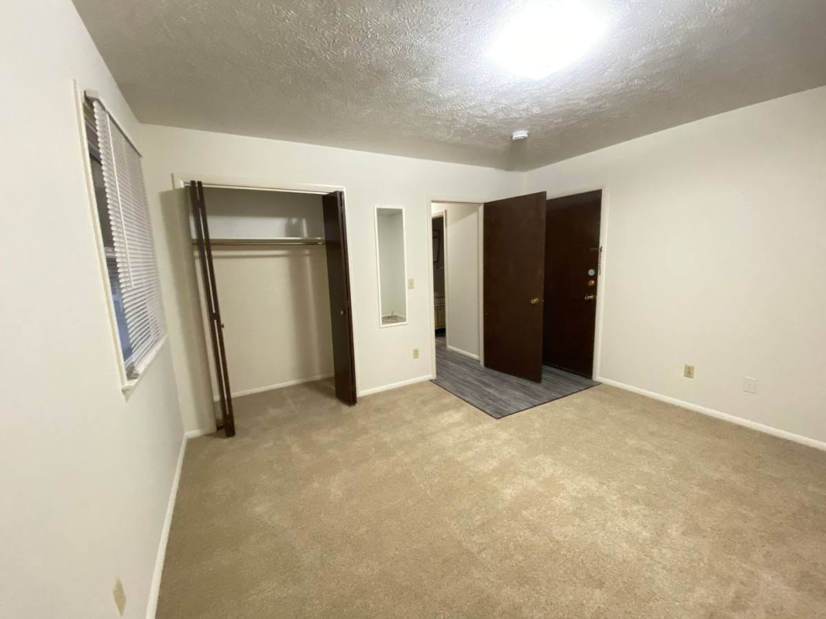 Apartment for rent at 1106 McLean, Bloomington, IL 61701