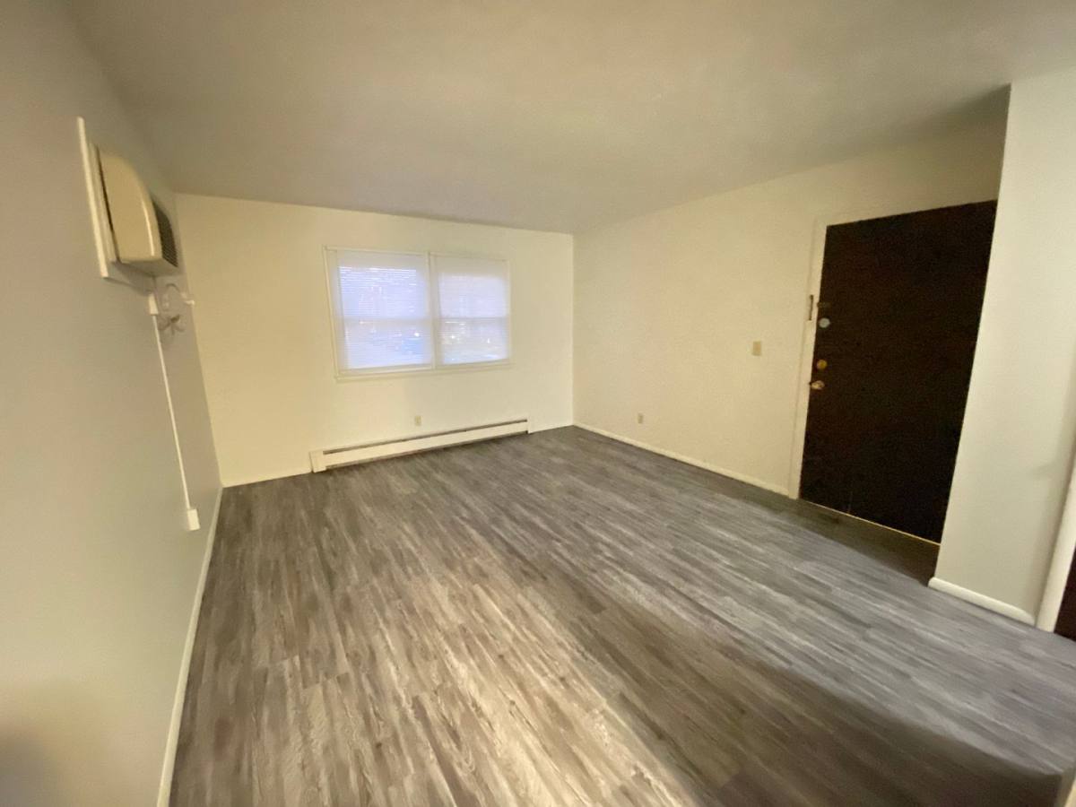 Apartment for rent at 1106 McLean, Bloomington, IL 61701