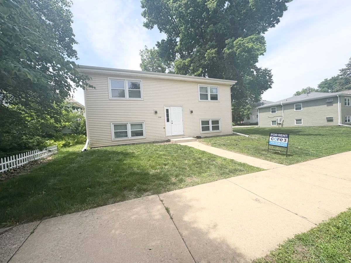 Apartment for rent at 1106 McLean, Bloomington, IL 61701
