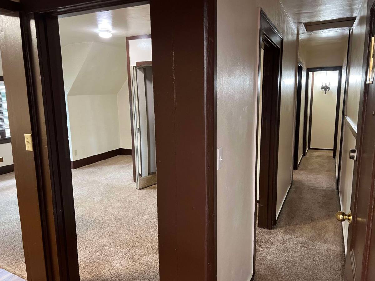 Apartment for rent at 2211 NE 50th St, Seattle, WA 98105