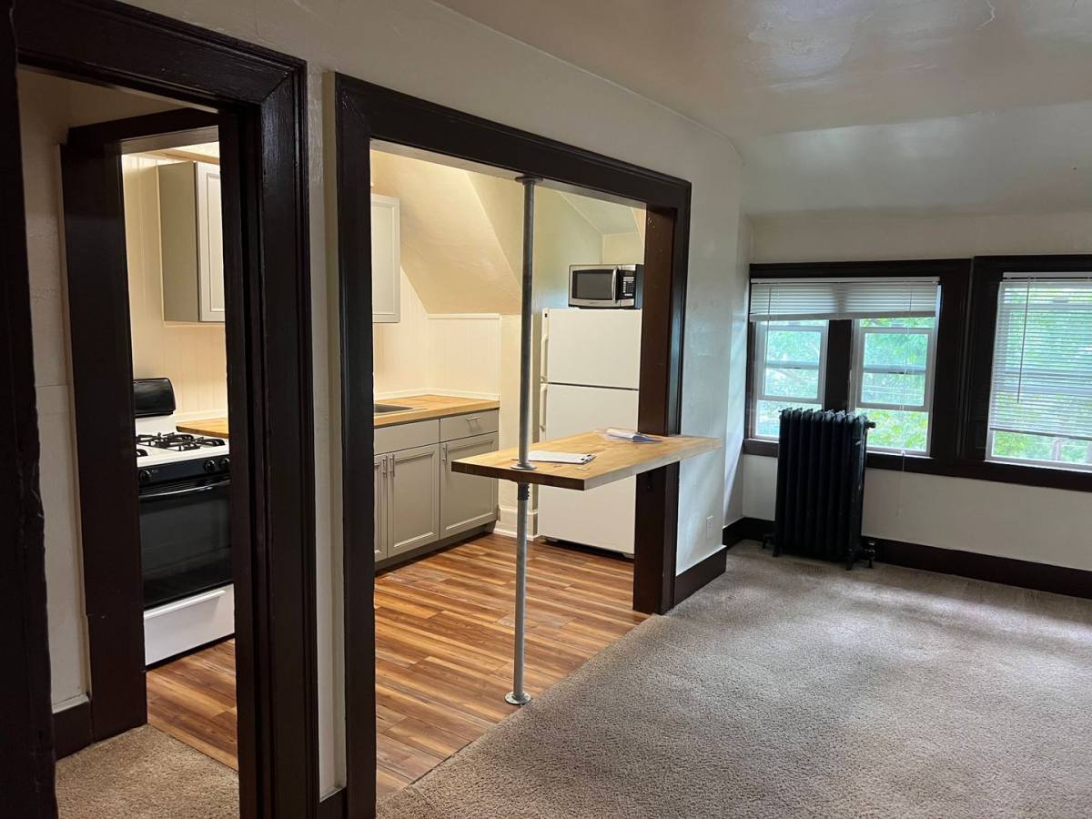 Apartment for rent at 2211 NE 50th St, Seattle, WA 98105