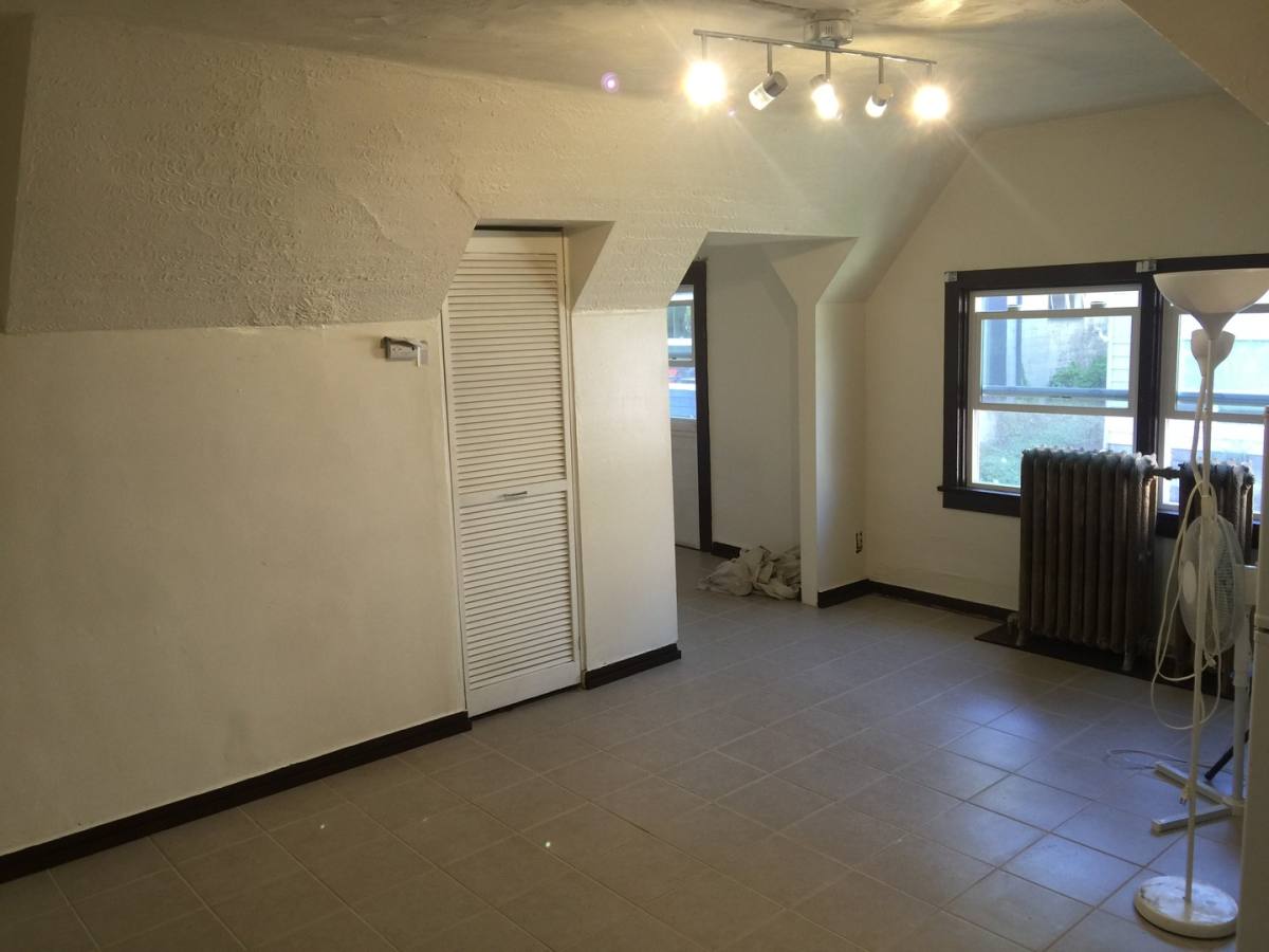 Apartment for rent at 2211 NE 50th St, Seattle, WA 98105