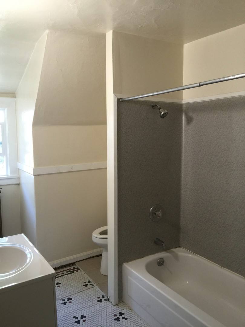 Apartment for rent at 2211 NE 50th St, Seattle, WA 98105