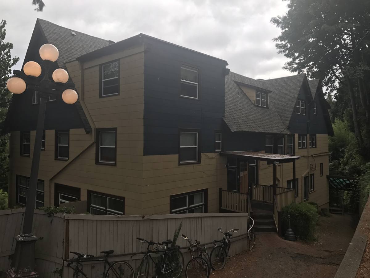 Apartment for rent at 2211 NE 50th St, Seattle, WA 98105