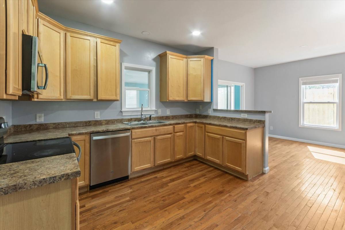 House for rent at 84 Poplar St, Brevard, NC 28712