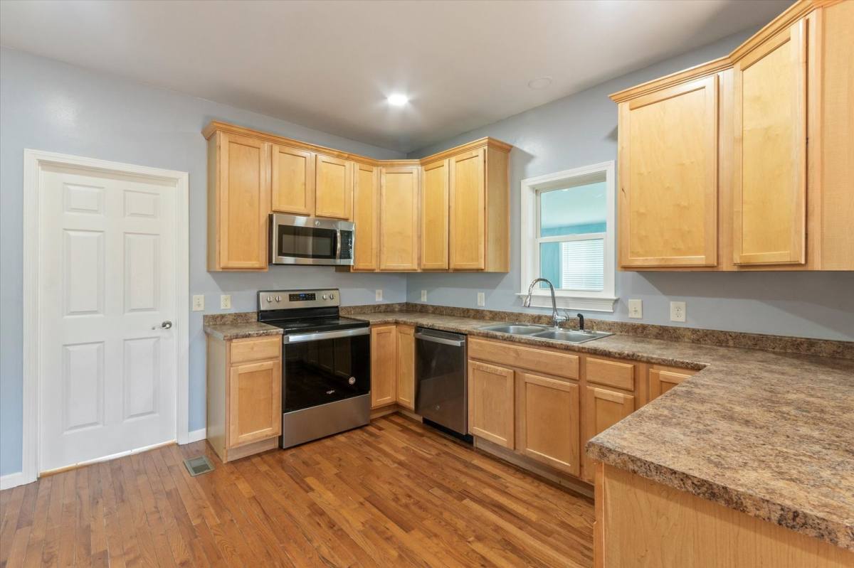 House for rent at 84 Poplar St, Brevard, NC 28712