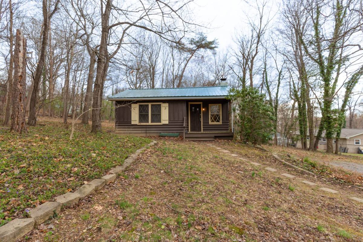 15 Gray Fox Rd in Harpers Ferry, WV | 2 Beds 1 Bath House for Rent ...