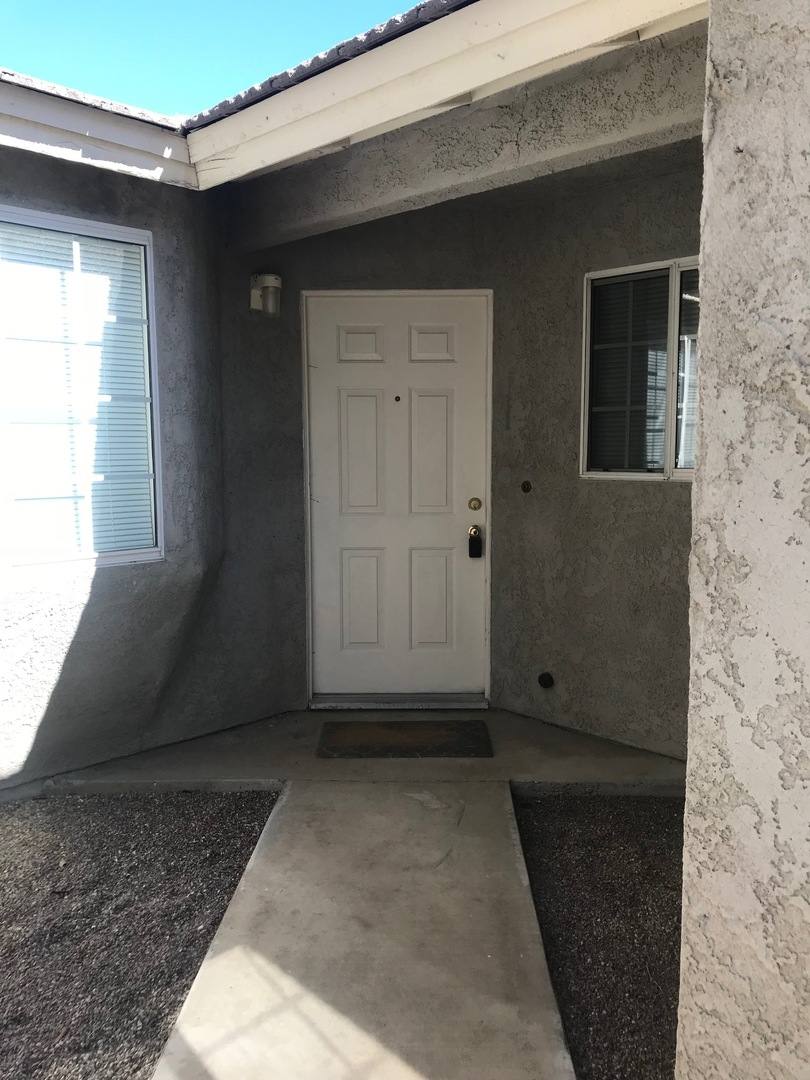 Apartment for rent at 16484 Wato Rd, Apple Valley, CA 92307