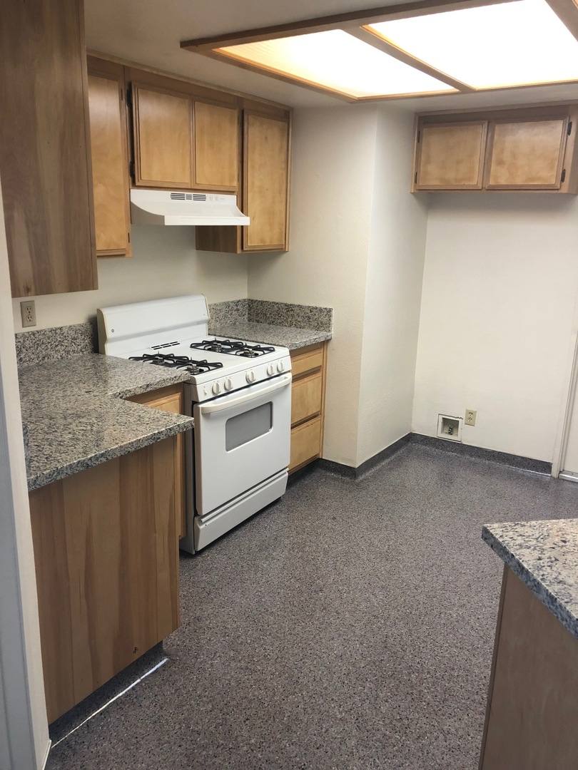 Apartment for rent at 16484 Wato Rd, Apple Valley, CA 92307