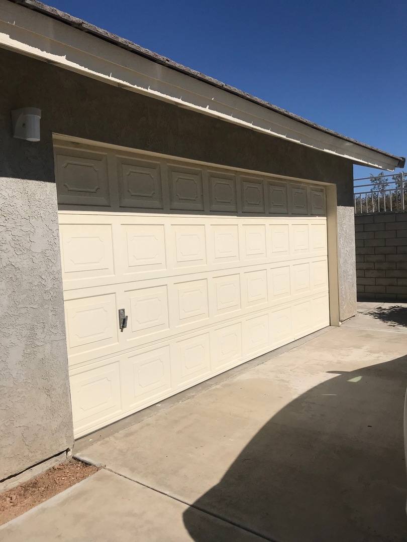 Apartment for rent at 16484 Wato Rd, Apple Valley, CA 92307