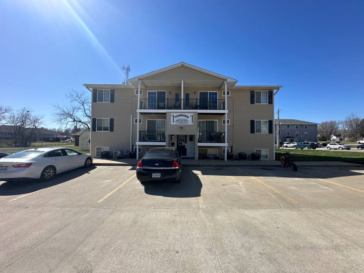 Apartment for rent at 1010 N Walnut, Maryville, MO 64468