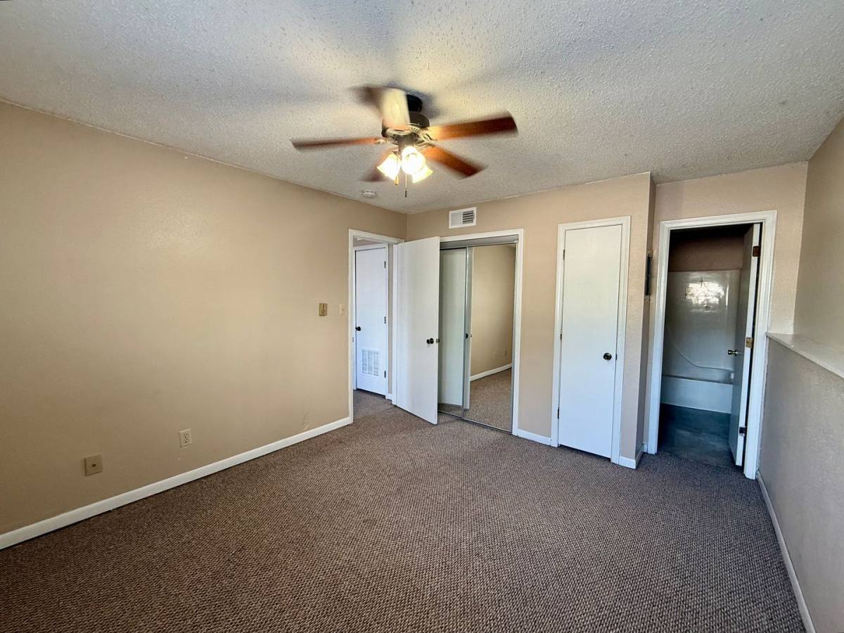Apartment for rent at 1010 N Walnut, Maryville, MO 64468