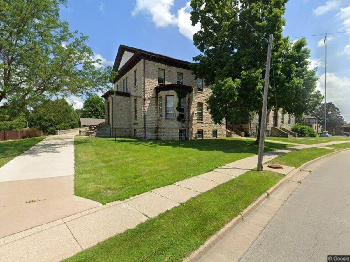 Apartment for rent at 30 N Elm St, Platteville, WI 53818