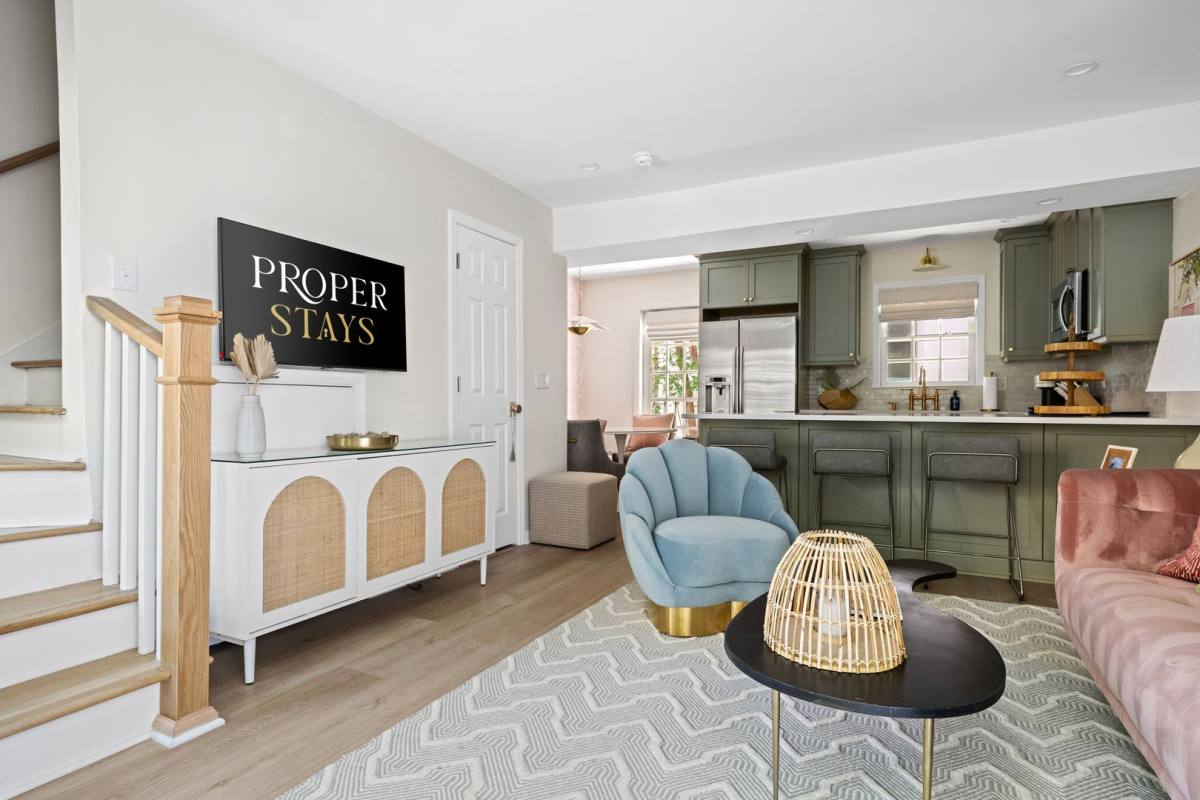 Townhouse for rent at 15 Horlbeck Alley #C-2, Charleston, SC 29401