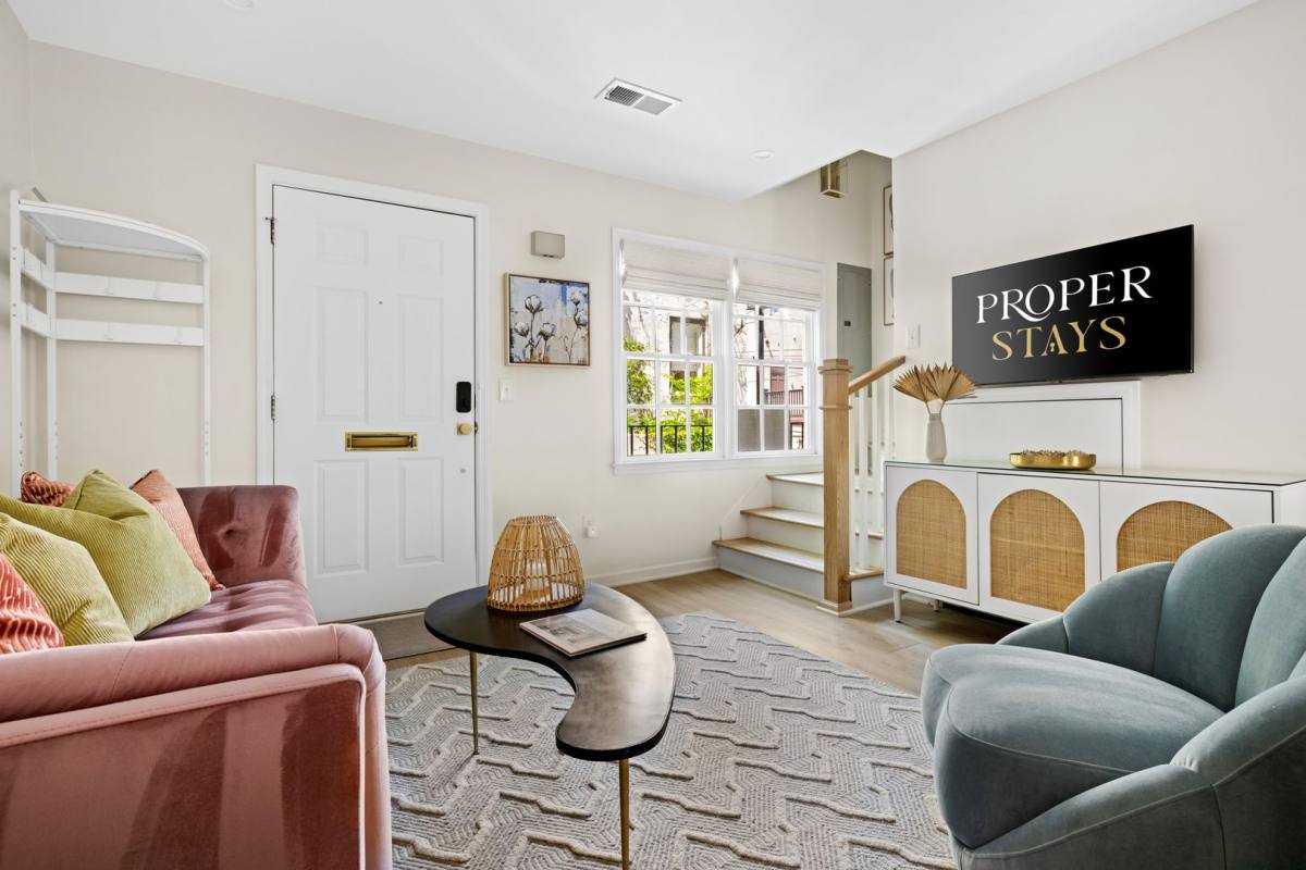 Townhouse for rent at 15 Horlbeck Alley #C-2, Charleston, SC 29401
