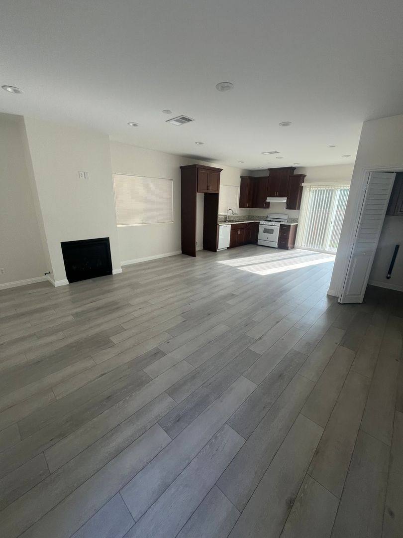 Apartment for rent at 1424 Encino Ave, Monrovia, CA 91016