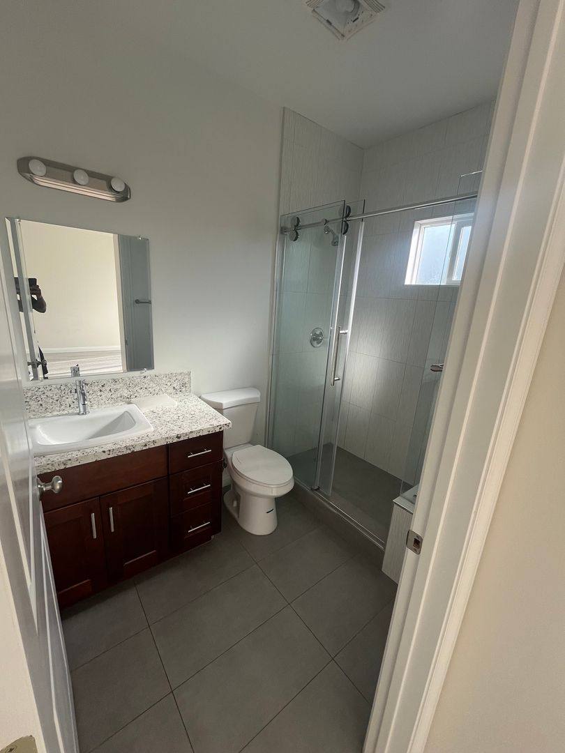 Apartment for rent at 1424 Encino Ave, Monrovia, CA 91016