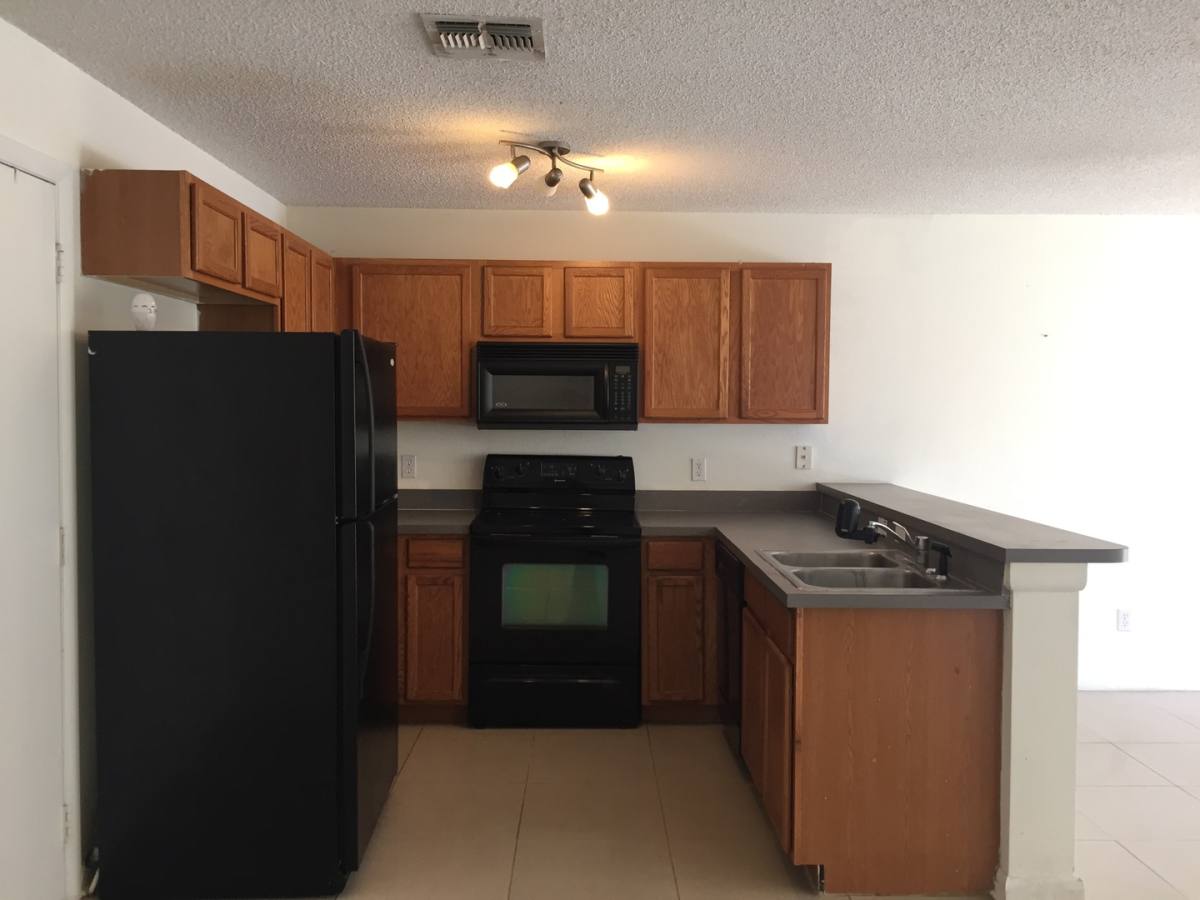 Townhouse for rent at 12640 Somerset Oaks St, Orlando, FL 32828