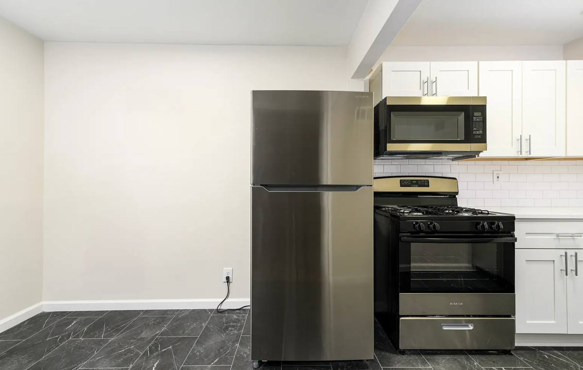 Apartment for rent at 2000-2004 Bellevue, Saint Louis, MO 63143