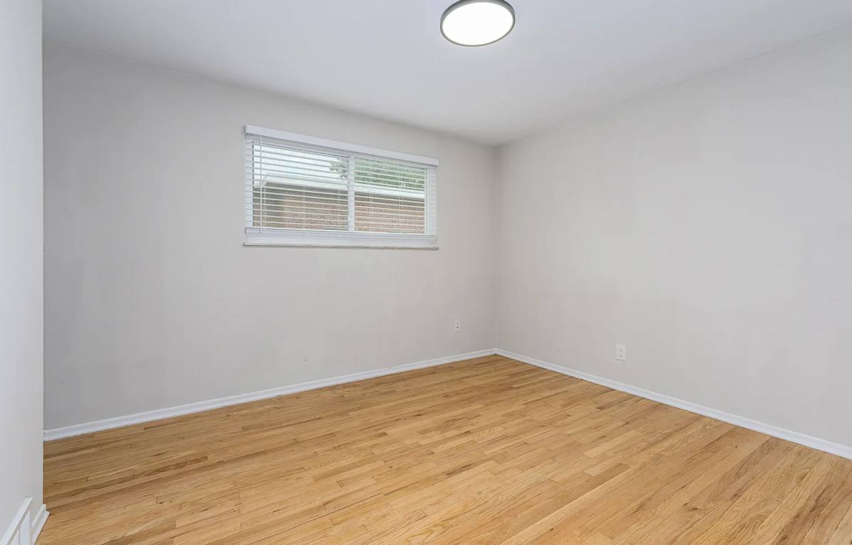 Apartment for rent at 2000-2004 Bellevue, Saint Louis, MO 63143