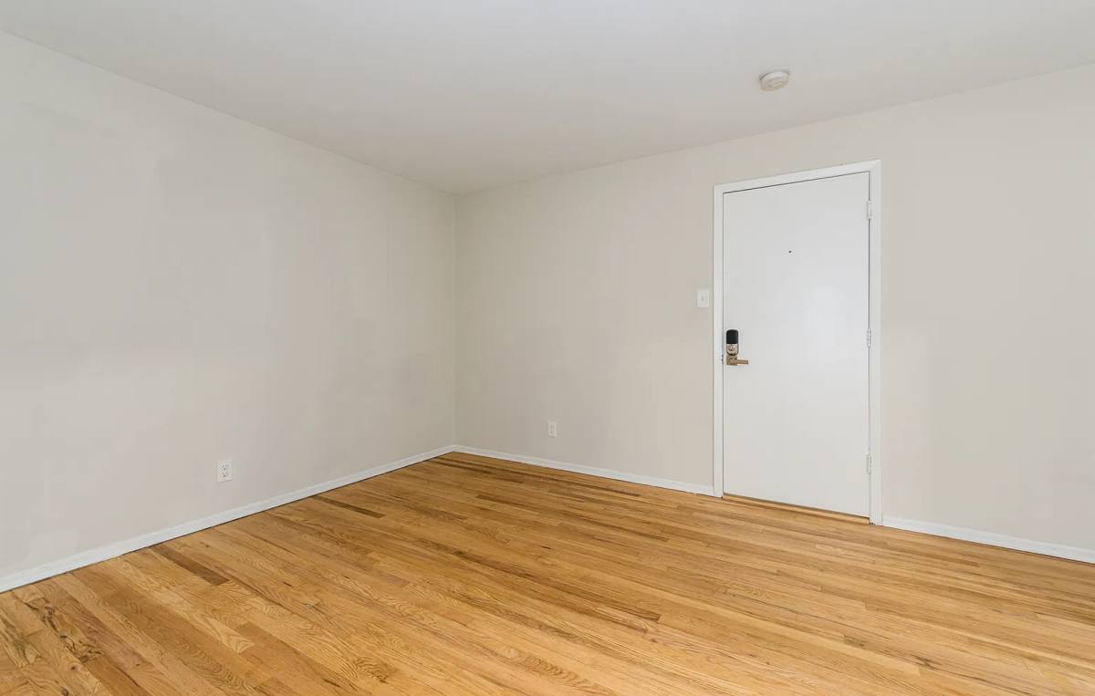 Apartment for rent at 2000-2004 Bellevue, Saint Louis, MO 63143