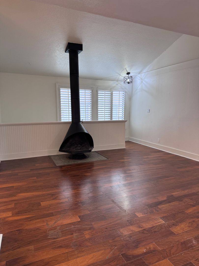 Townhouse for rent at 5321 Colodny Dr #8, Agoura Hills, CA 91301