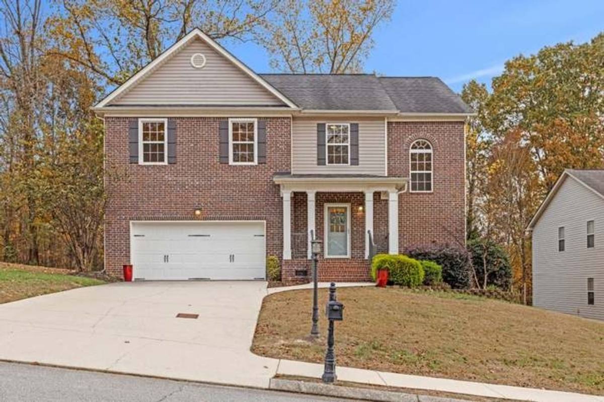 House for rent at 7160 Neville Dr, Ooltewah, TN 37363