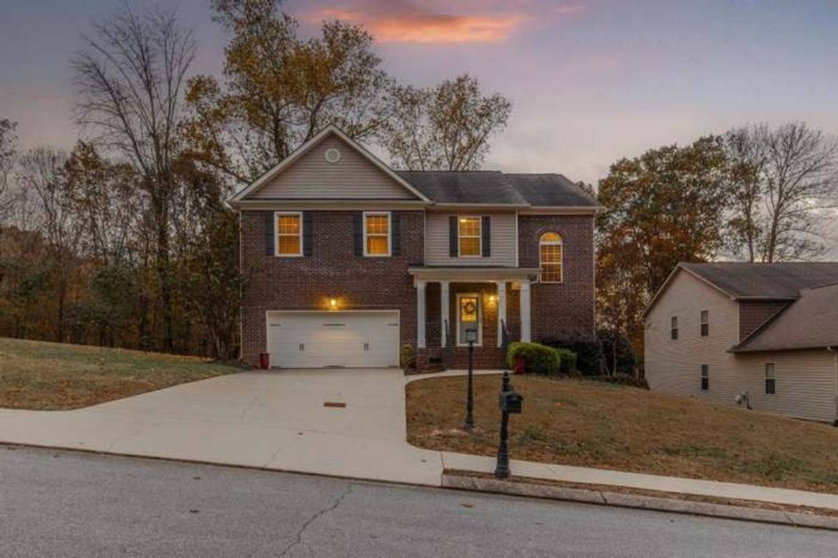 House for rent at 7160 Neville Dr, Ooltewah, TN 37363