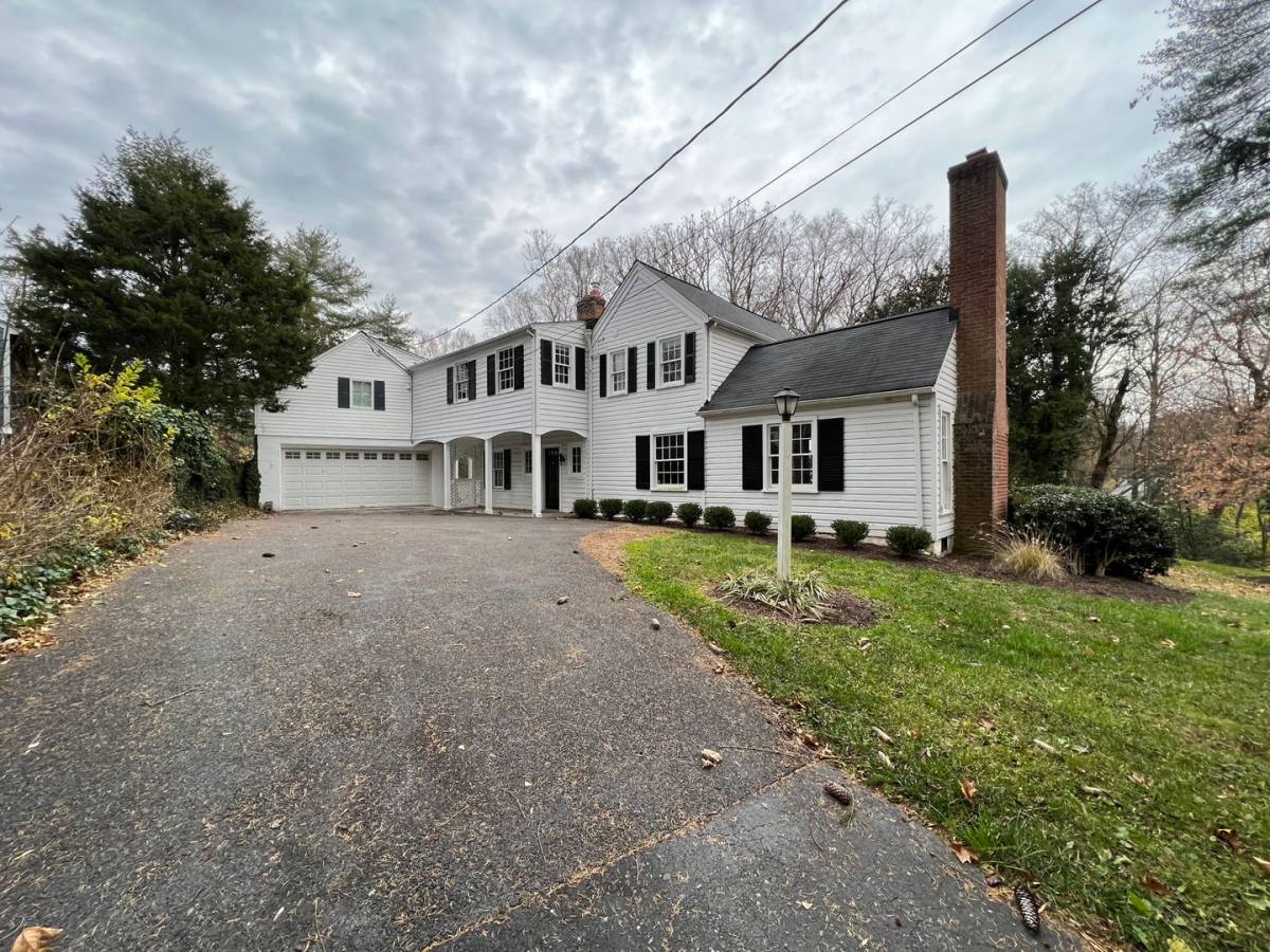 House for rent at 7309 River Rd, Bethesda, MD 20817