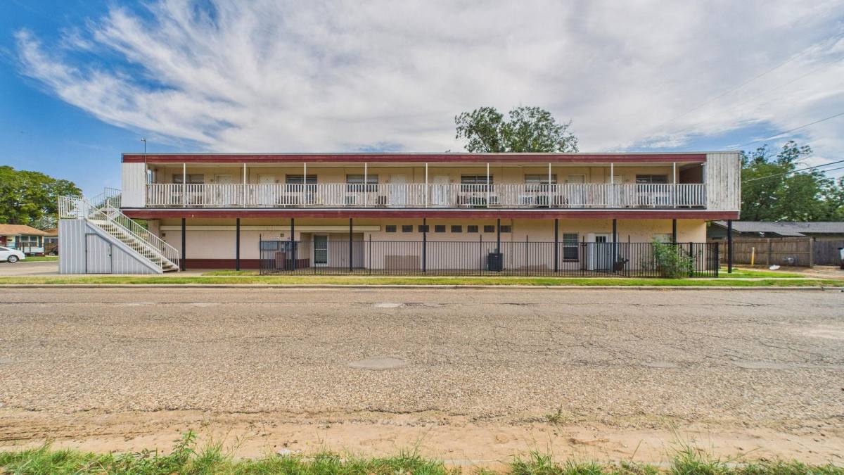 Apartment for rent at 2123 15th St, Lubbock, TX 79401