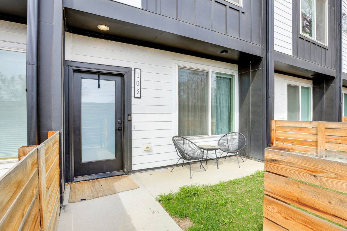 Apartment for rent at 4925 W 10th Ave, Denver, CO 80204