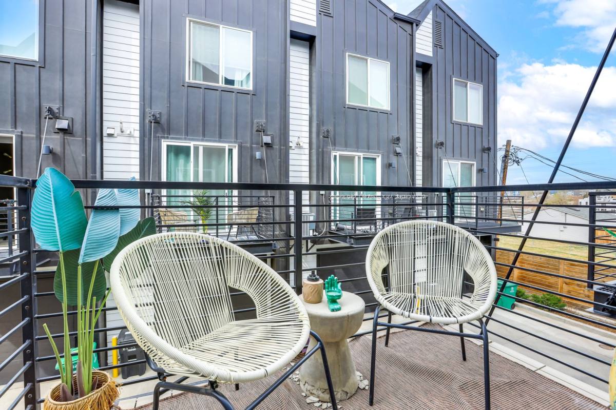 Apartment for rent at 4925 W 10th Ave, Denver, CO 80204