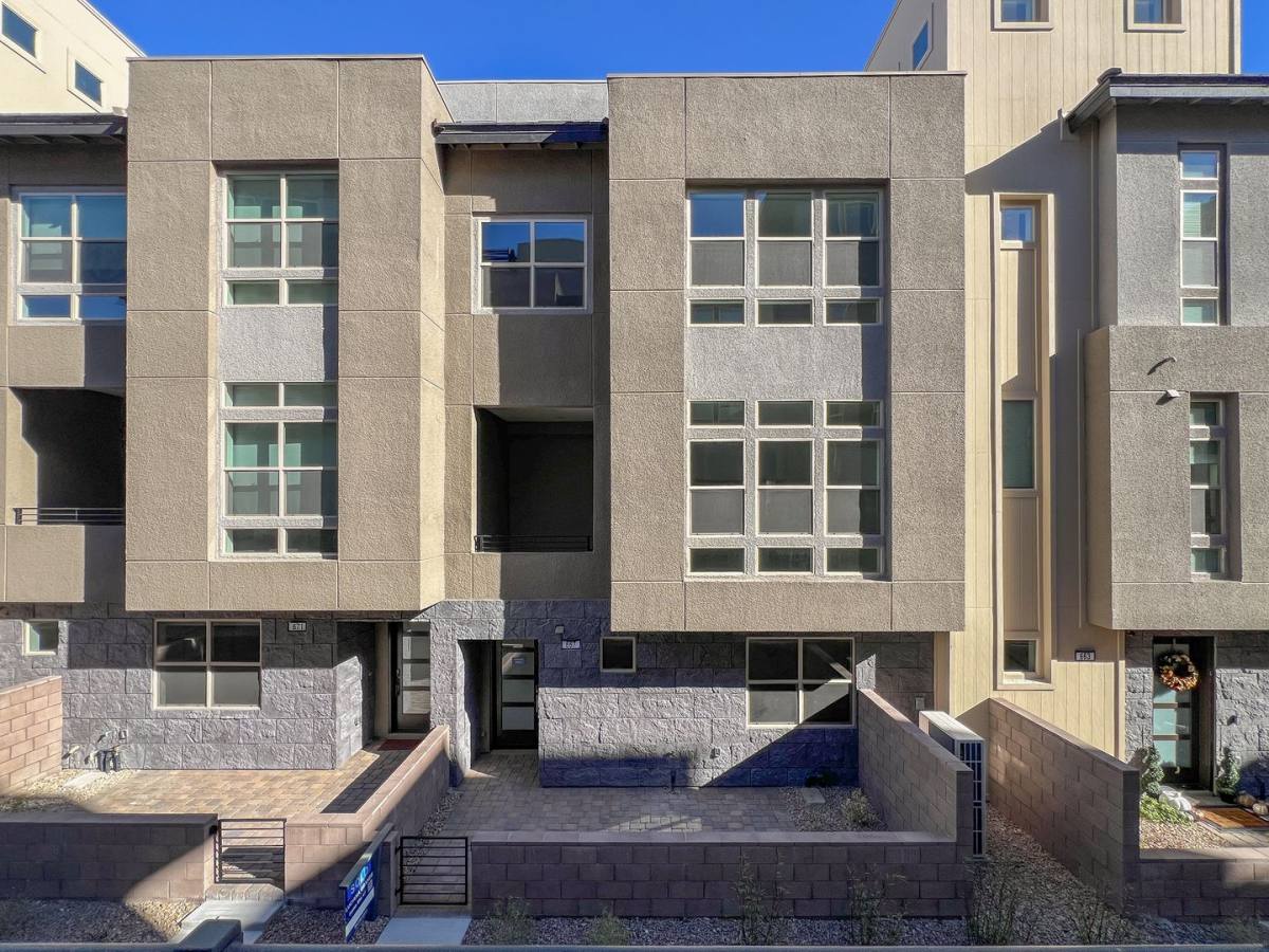 Townhouse for rent at 667 Grey Saker, Las Vegas, NV 89138