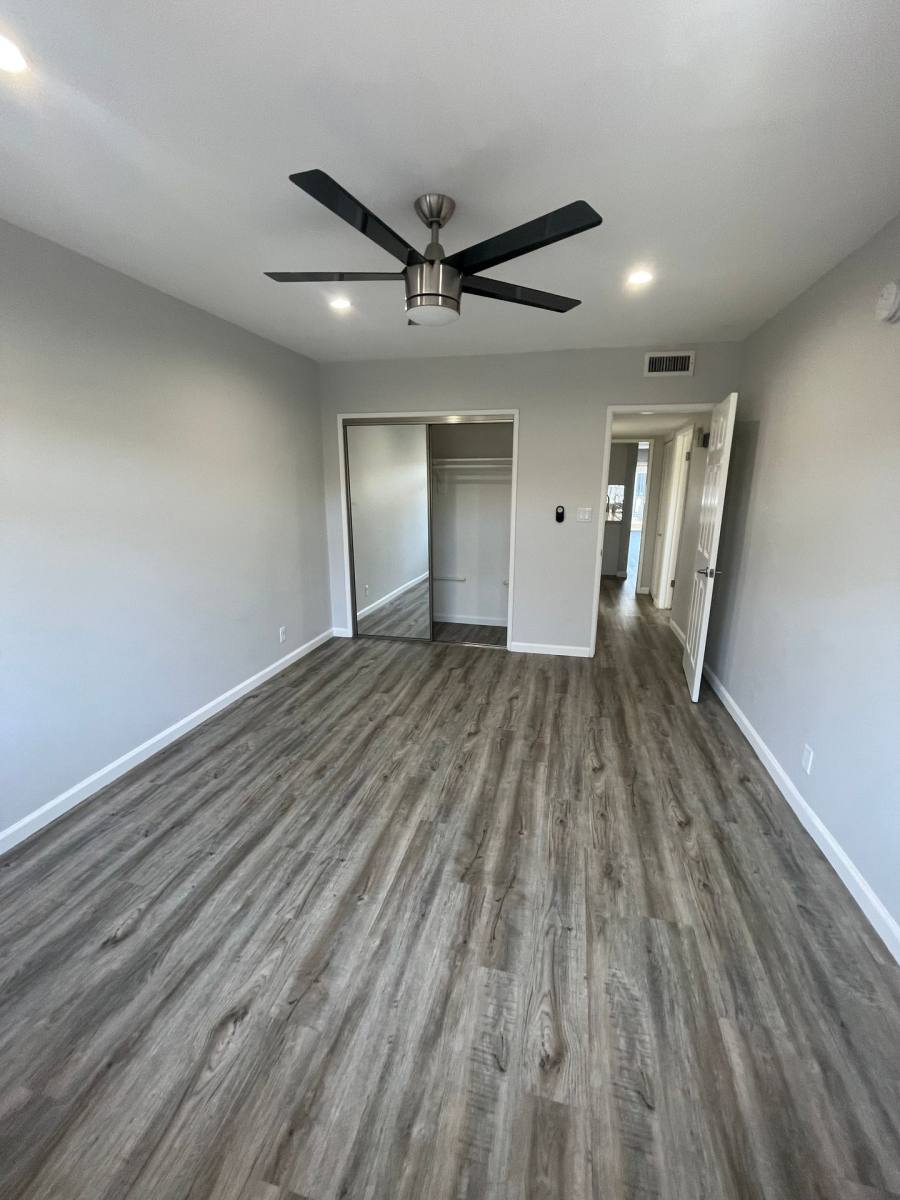 Apartment for rent at 330 N Crescent Dr, Beverly Hills, CA 90210