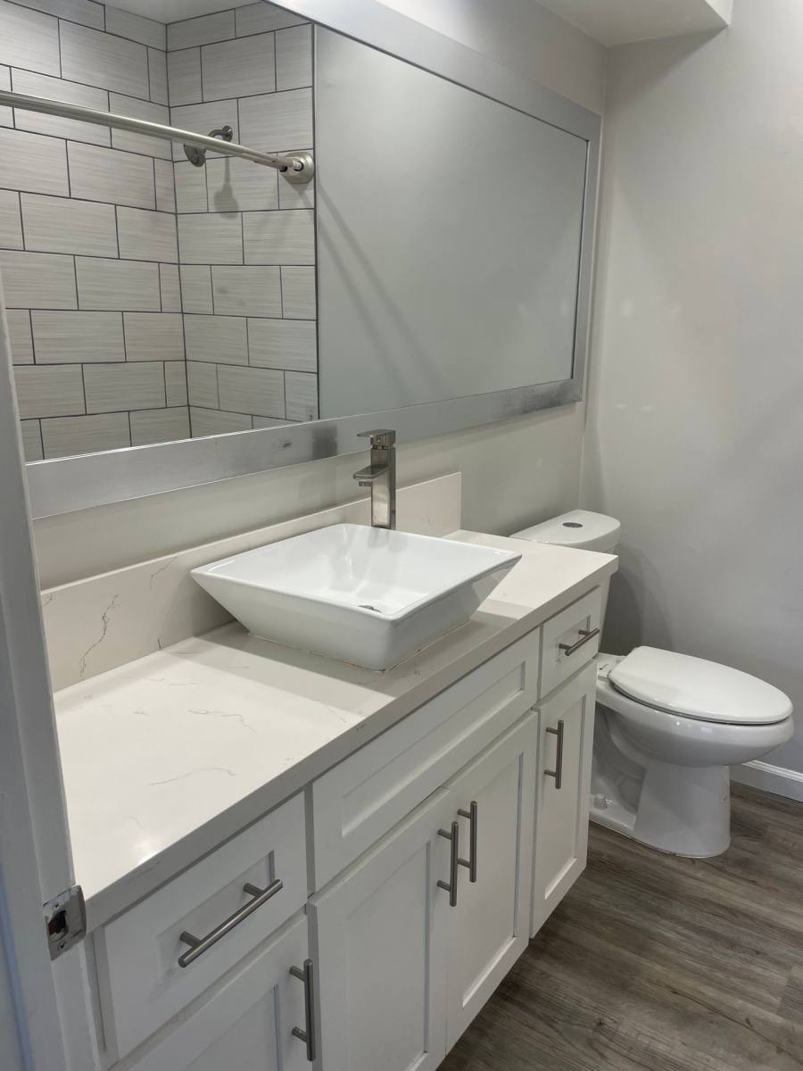 Apartment for rent at 330 N Crescent Dr, Beverly Hills, CA 90210
